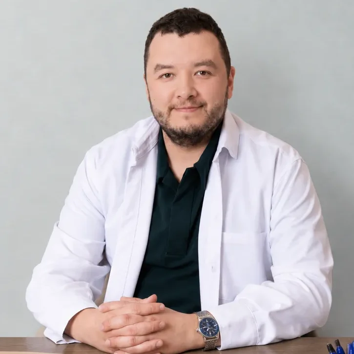 Шустов Александр Дмитриевич